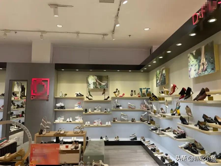 景德镇变色鞋子,在商场买的衣服褪色商家不处理