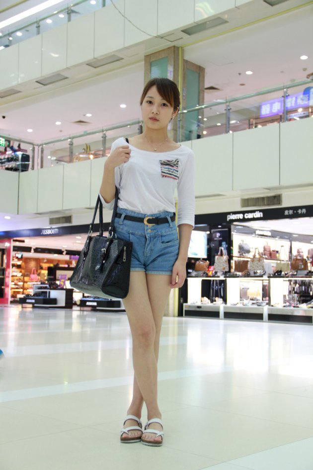 李连杰大女儿李思现在图片,李连杰的大女儿李思近况