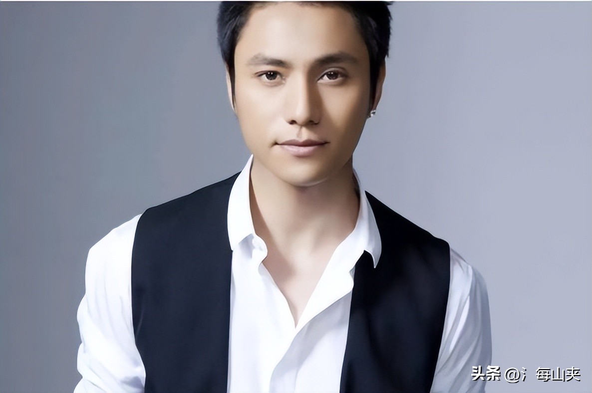 亚洲男星好看的眼睛,娱乐圈笑容最甜的前十位男星