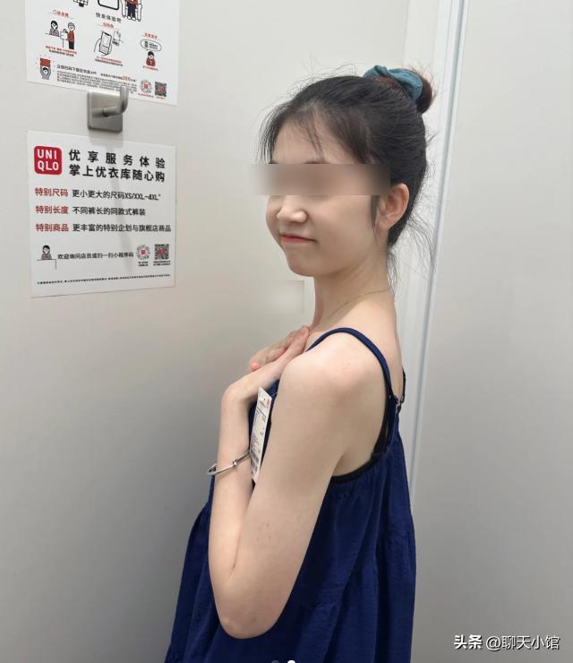 女网红优衣库迷惑行为引群嘲,优衣库童装试穿博主吐槽