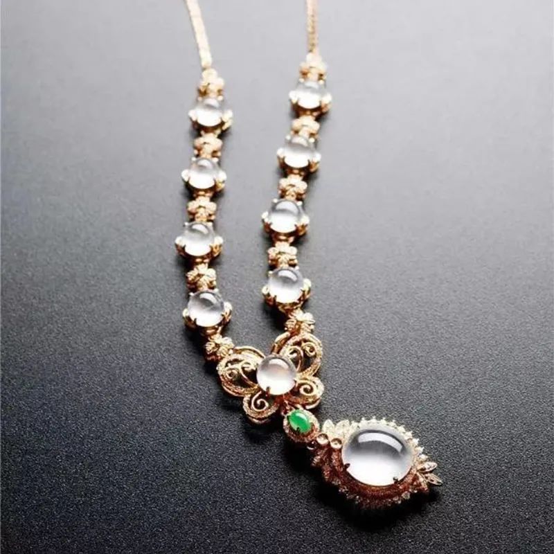 岫玉和翡翠还傻傻分不清楚？行家一眼就能看出来