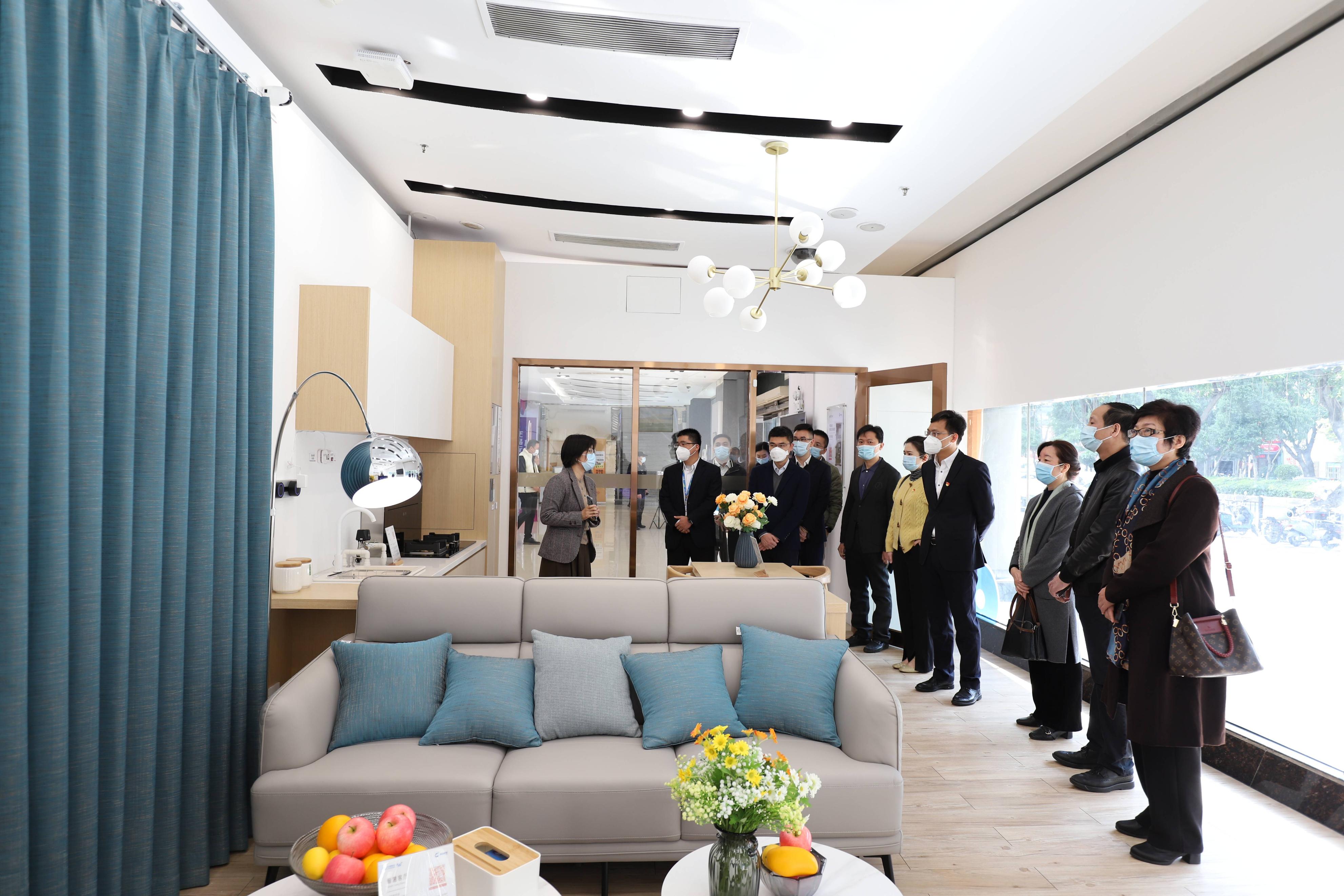 推动智家产业发展，汕头移动与汕装行业协会签订战略合作