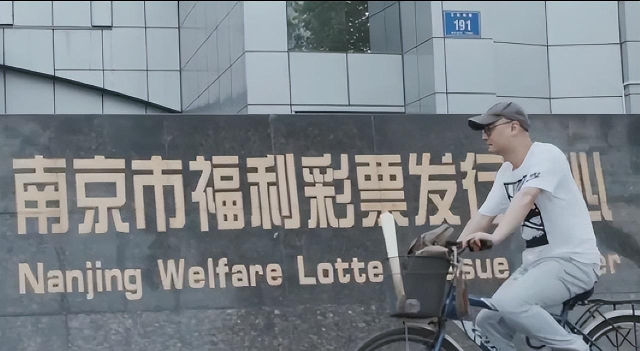 一个卖“假画”的80后，凭啥让京东阿里青睐？甚至纷纷出天价合作