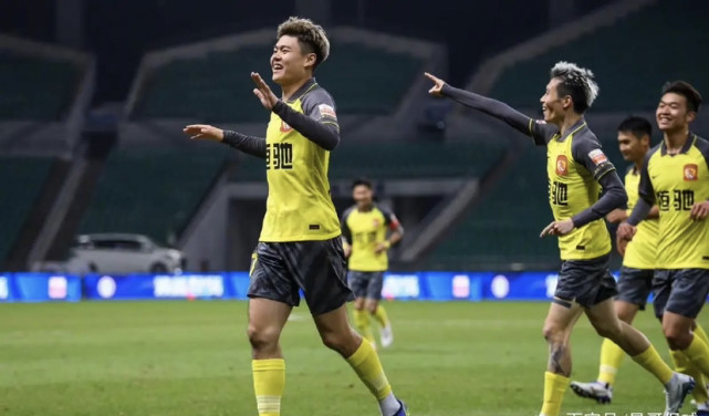 恒大韦世豪没上场吗,韦世豪软脚虾