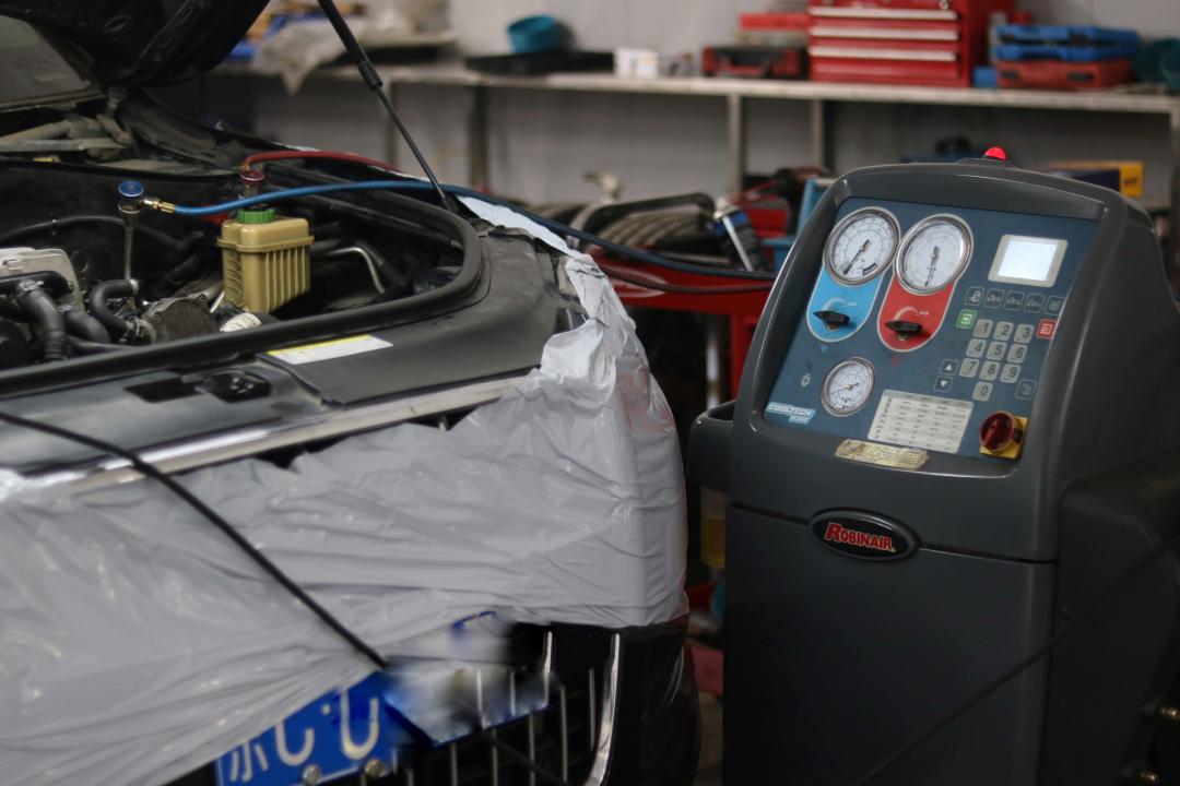 老款奥迪q74.2报废,奥迪q7新能源报废车