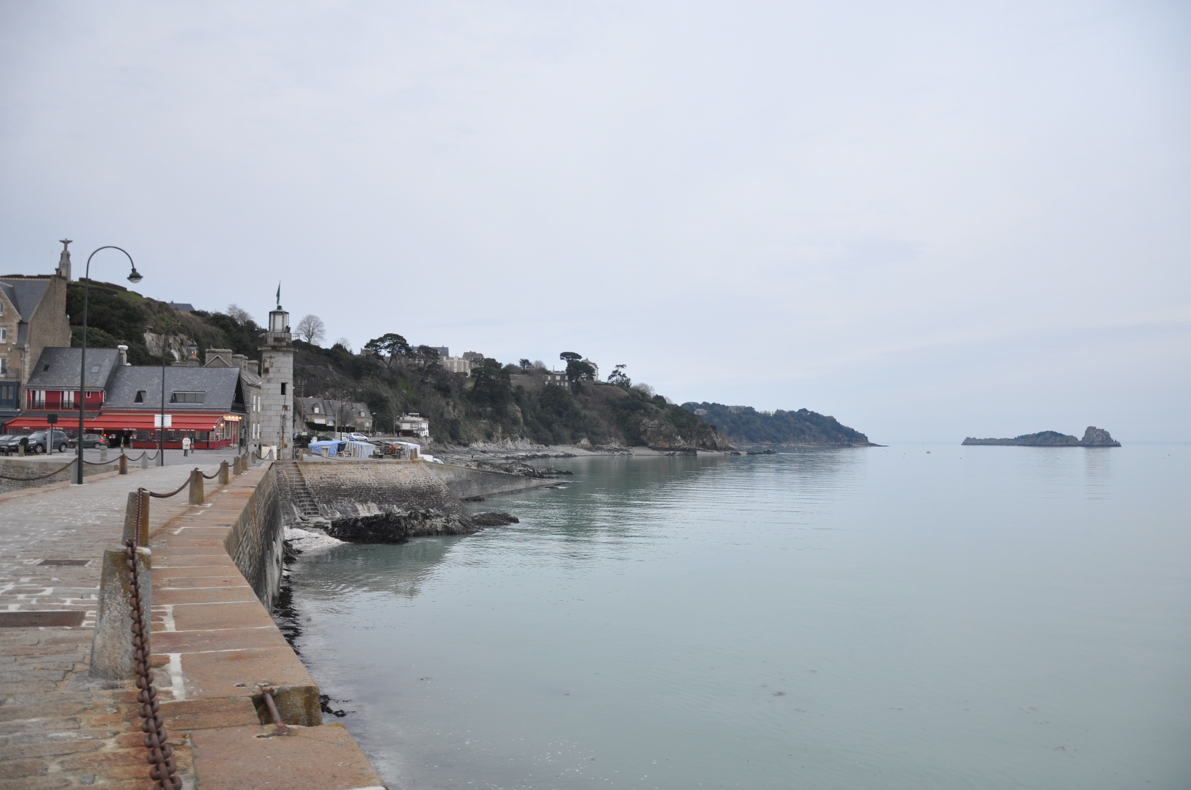 生蚝之都康卡勒：凯撒大帝太阳王拿破仑三世青睐，美味流传两千年