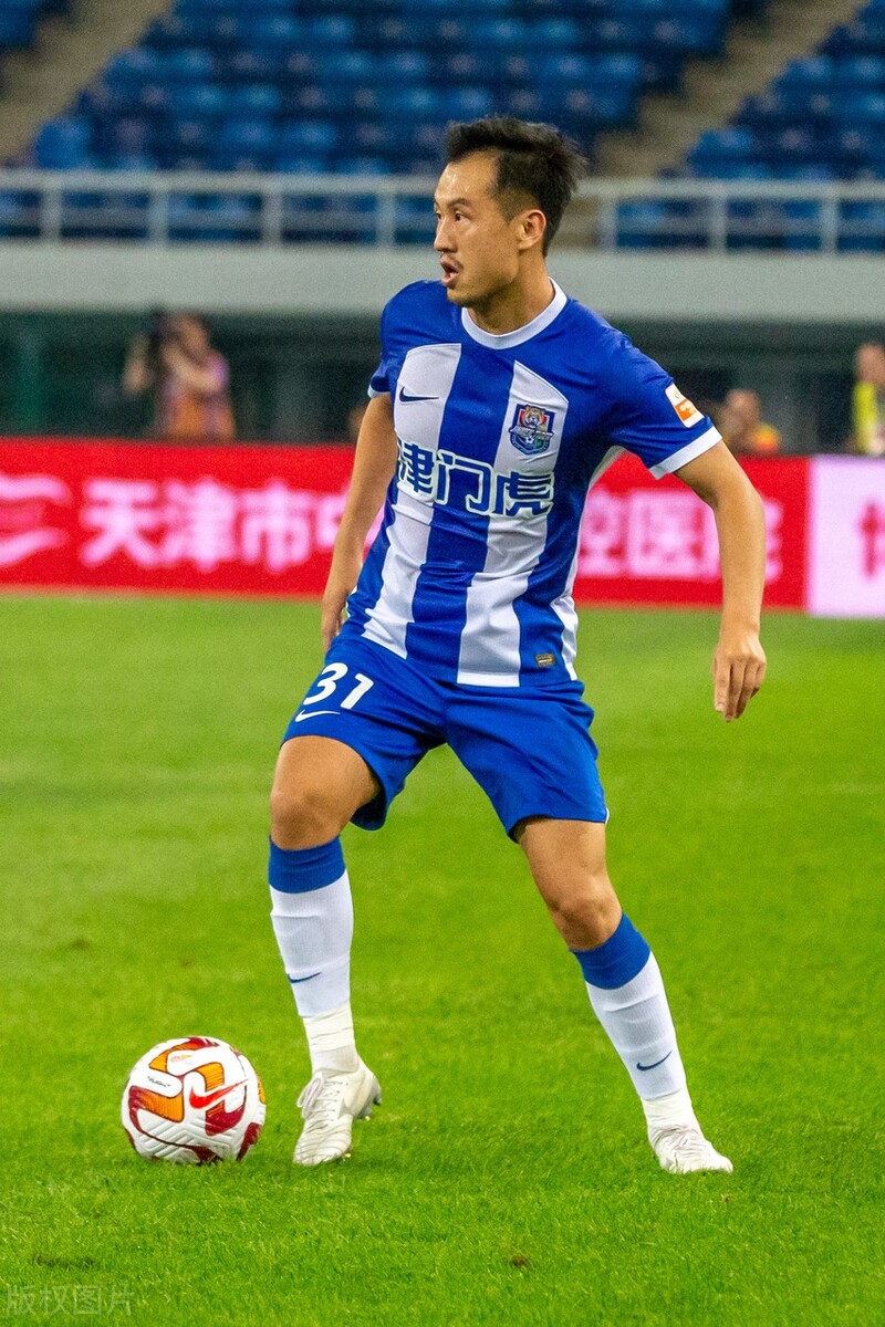 于根伟津门球衣,于根伟最喜欢的球鞋