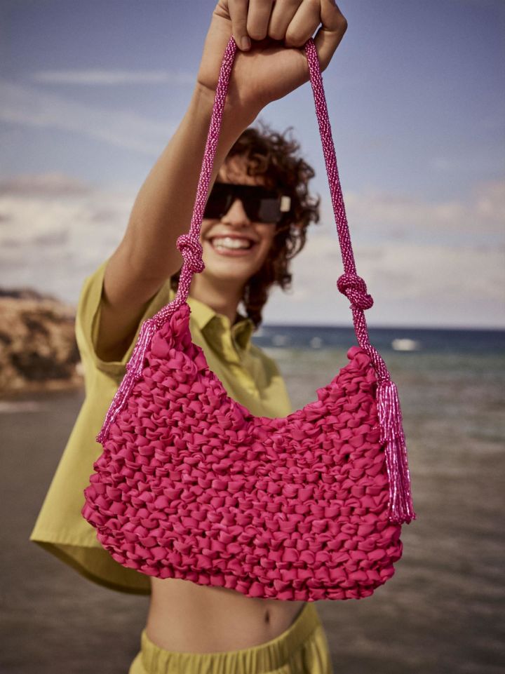 MAXCo. 2023 春夏系列广告大片重启怀旧格调