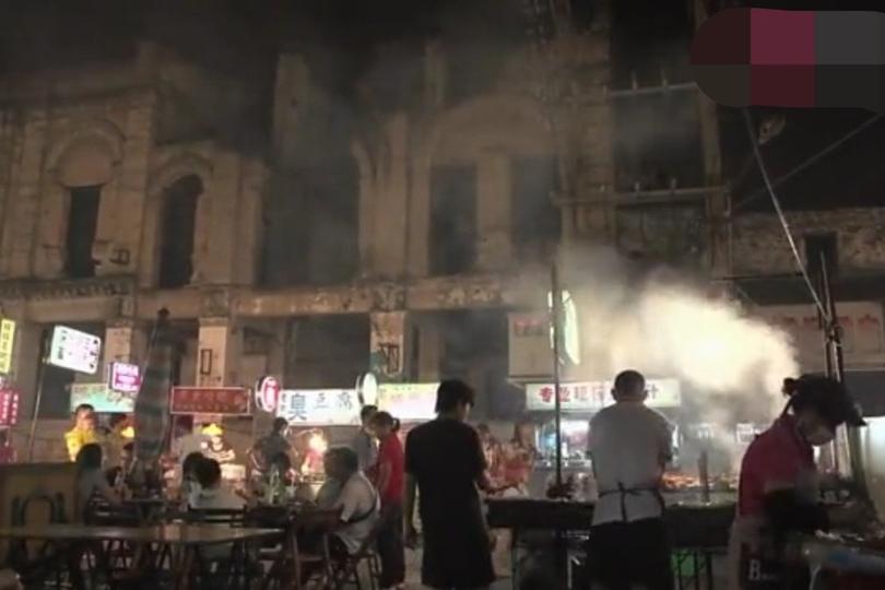 老人管理夜市,老人掌管夜市