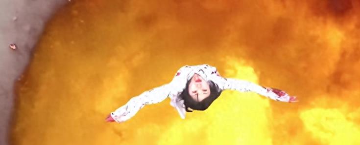 胸罩*点露**,花式泳衣,这些辣眼睛的操作,导演肚子里没一点墨水吗