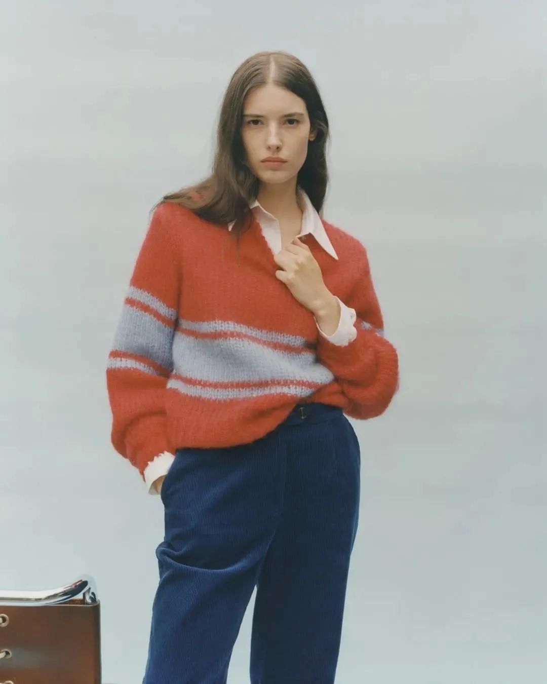 毛衣衬衫叠穿搭配什么裤子,冬天衬衫如何搭配毛衣