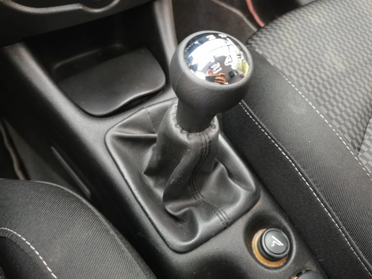 一万块钱标致207,一万预算小车