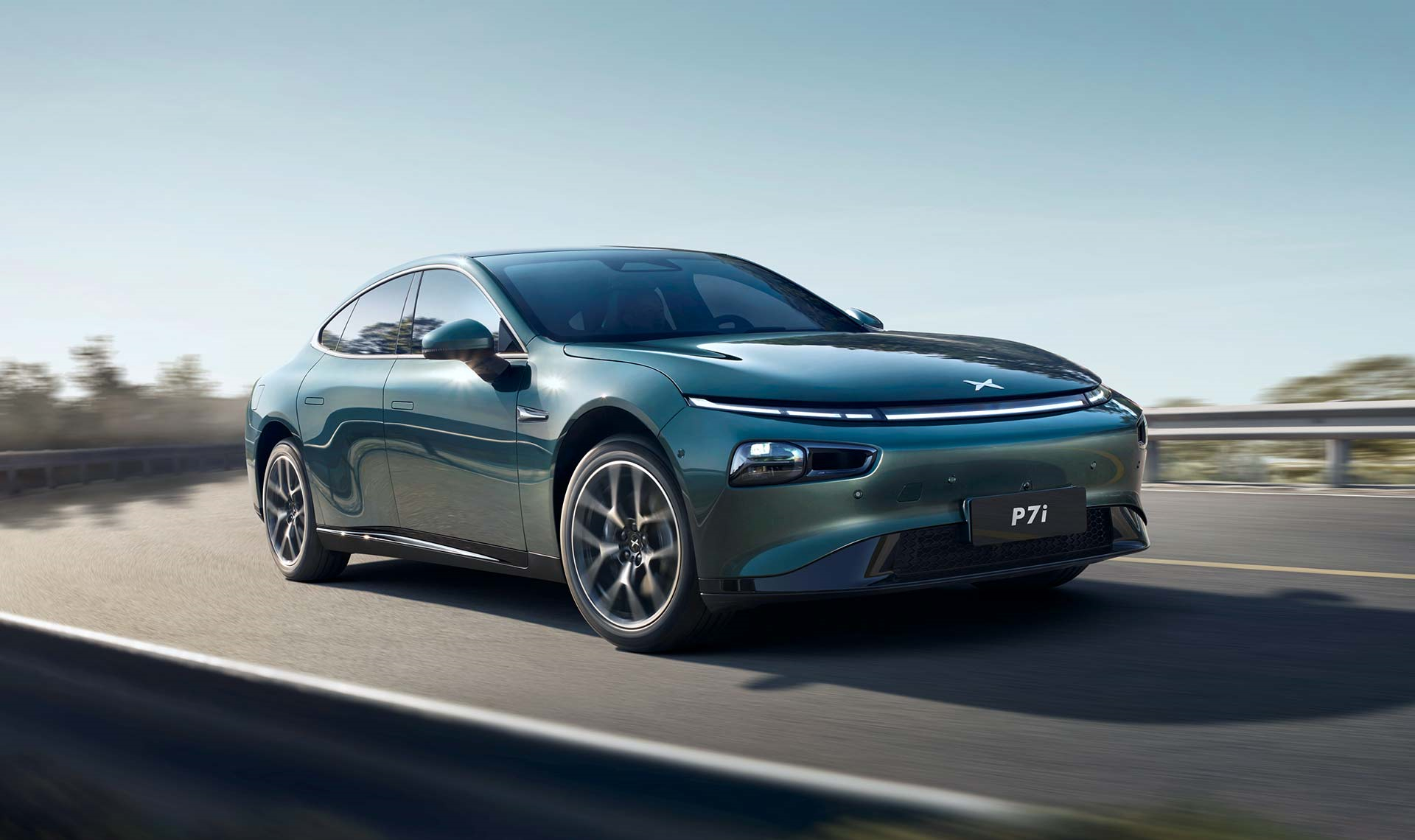 比亚迪有完全自主电动车吗,比亚迪汉和model3