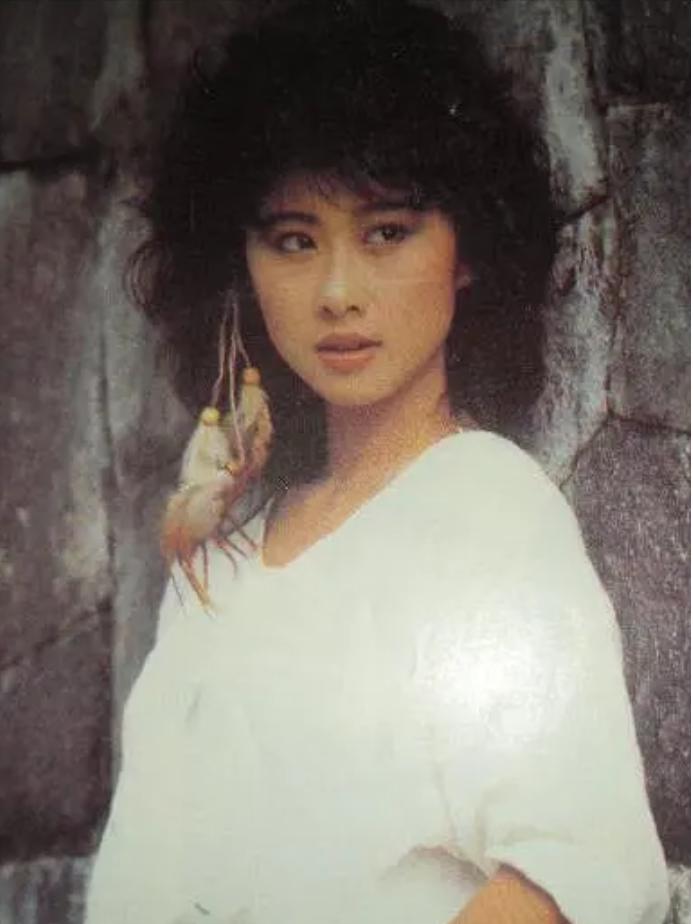 梅艳芳和叶倩文谁的气场大,叶倩文60岁仍唱功惊人