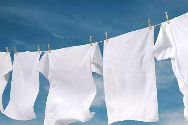 衣服上染上口红怎么洗才干净,衣服上染上口红印怎样清洗