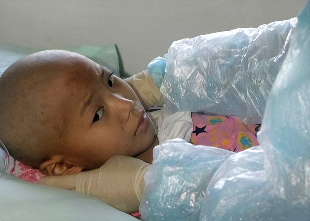 18岁患癌女孩临终遗言,女孩患癌18年一直坚持治愈成功