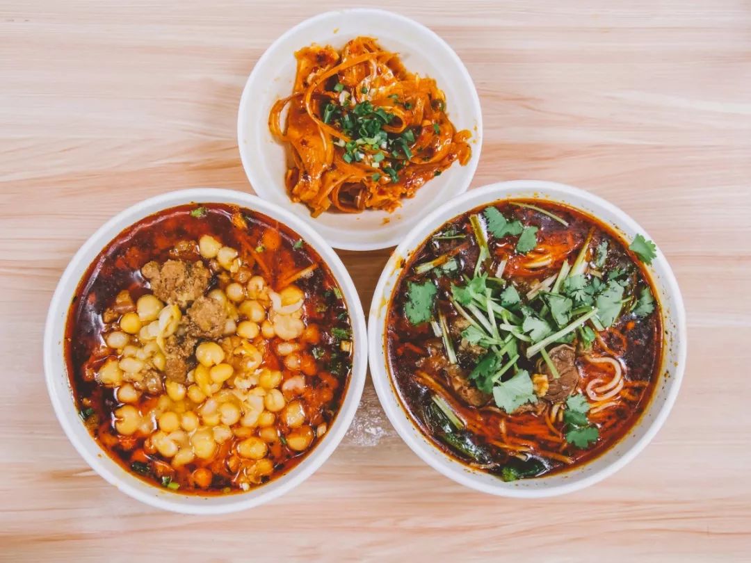 曾经风靡一时的重庆小面,还记得十多年前的重庆吗