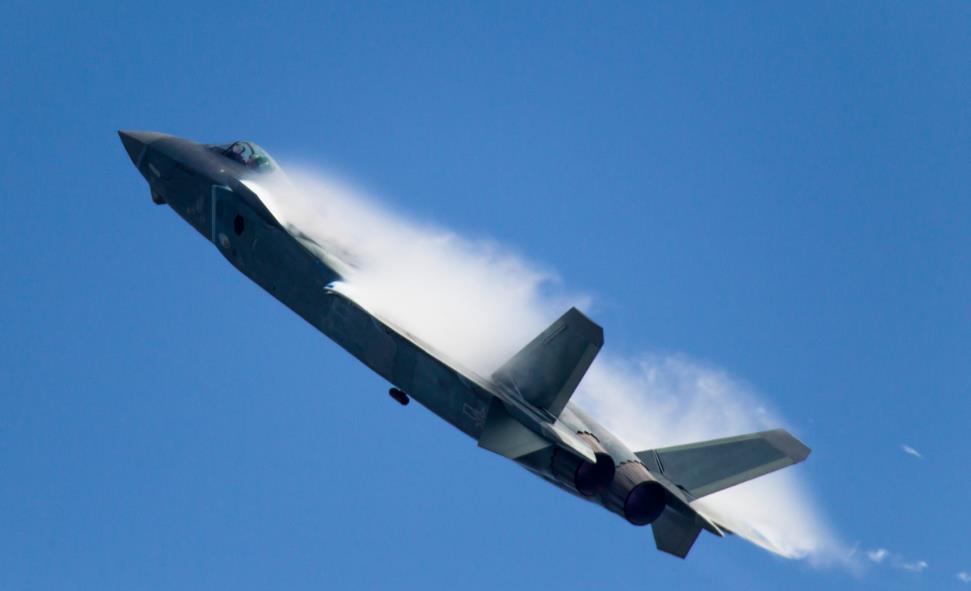 美媒公布全球十大战机,f35战斗机和歼20对比推力