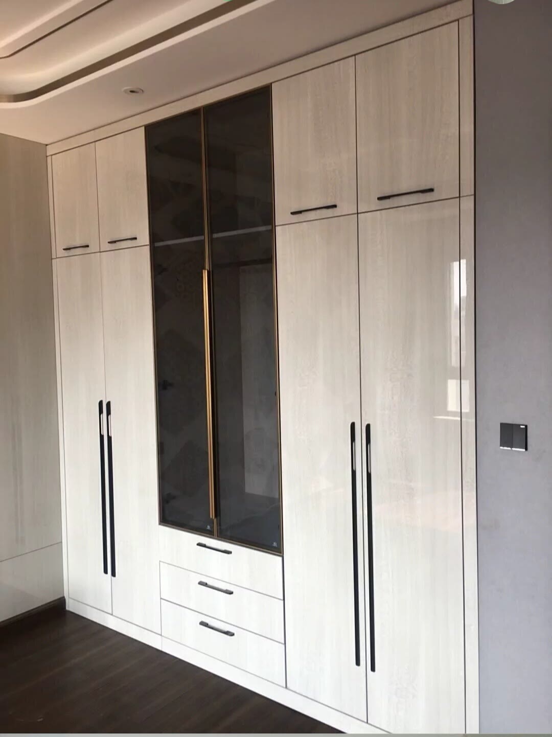 定制衣柜哪个牌子最环保,衣柜定制大品牌和小品牌的区别