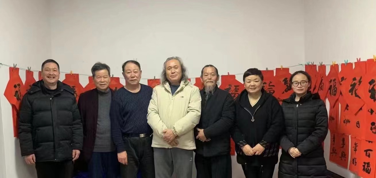 天一广场举行“荃盛杯”2023“善乐迎兔”宁波书画名家公益活动