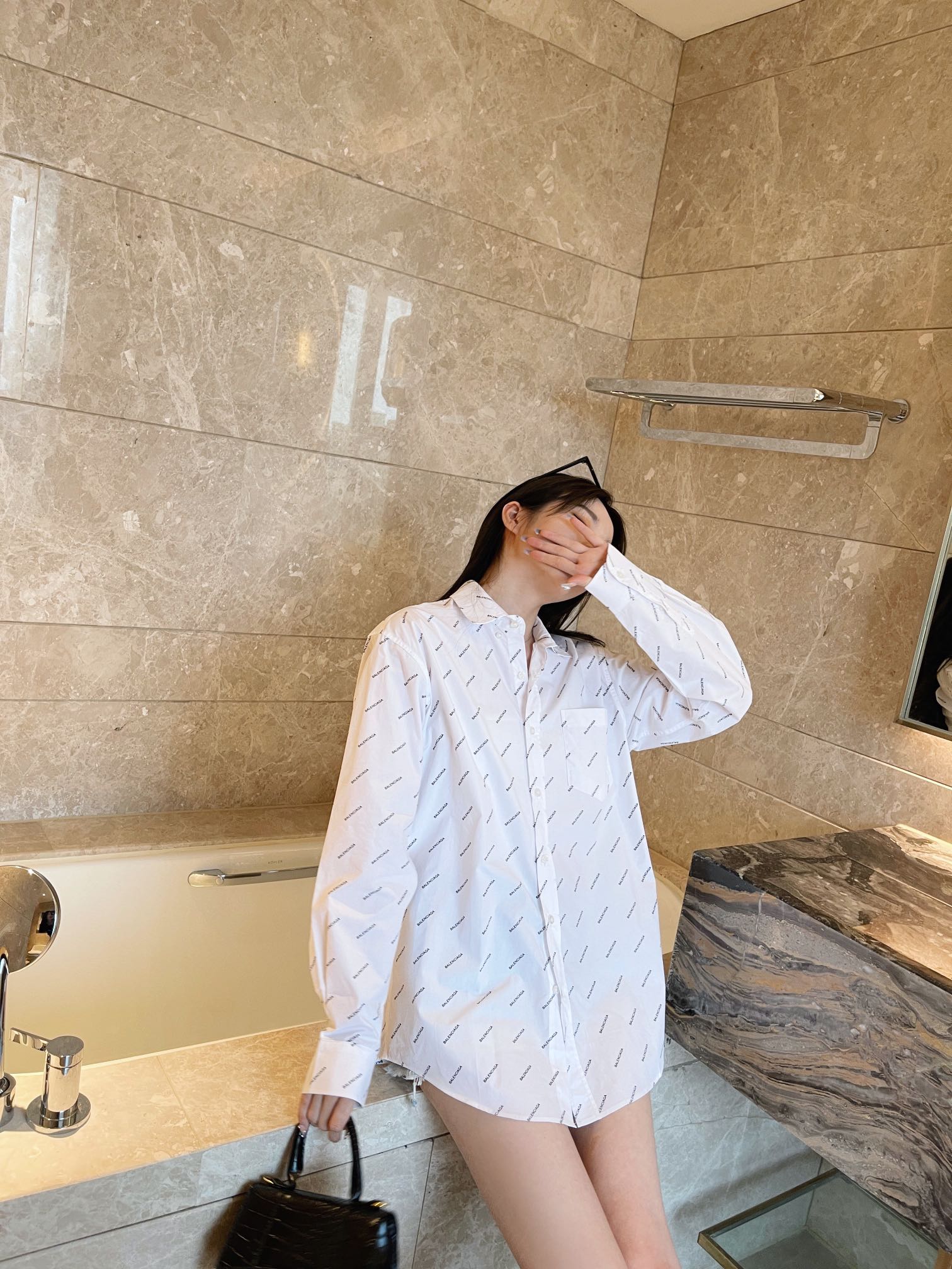 BALENCIAGA巴黎世家经典斜纹弹幕满印长袖衬衫再也不单调完美还原