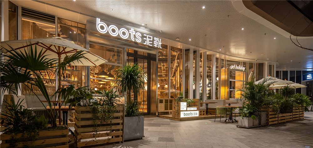 清新自然的装潢,60平轻奢风西餐厅设计