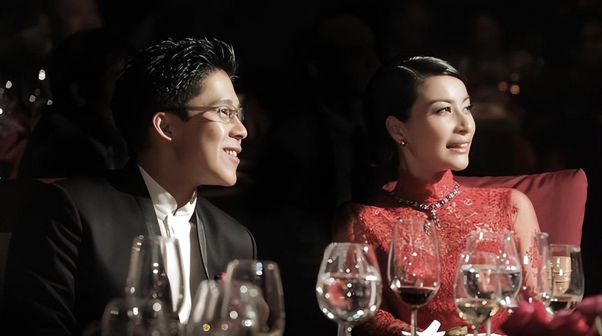 霍启刚郭晶晶在香港的地位,霍启刚郭晶晶香港媒体评价