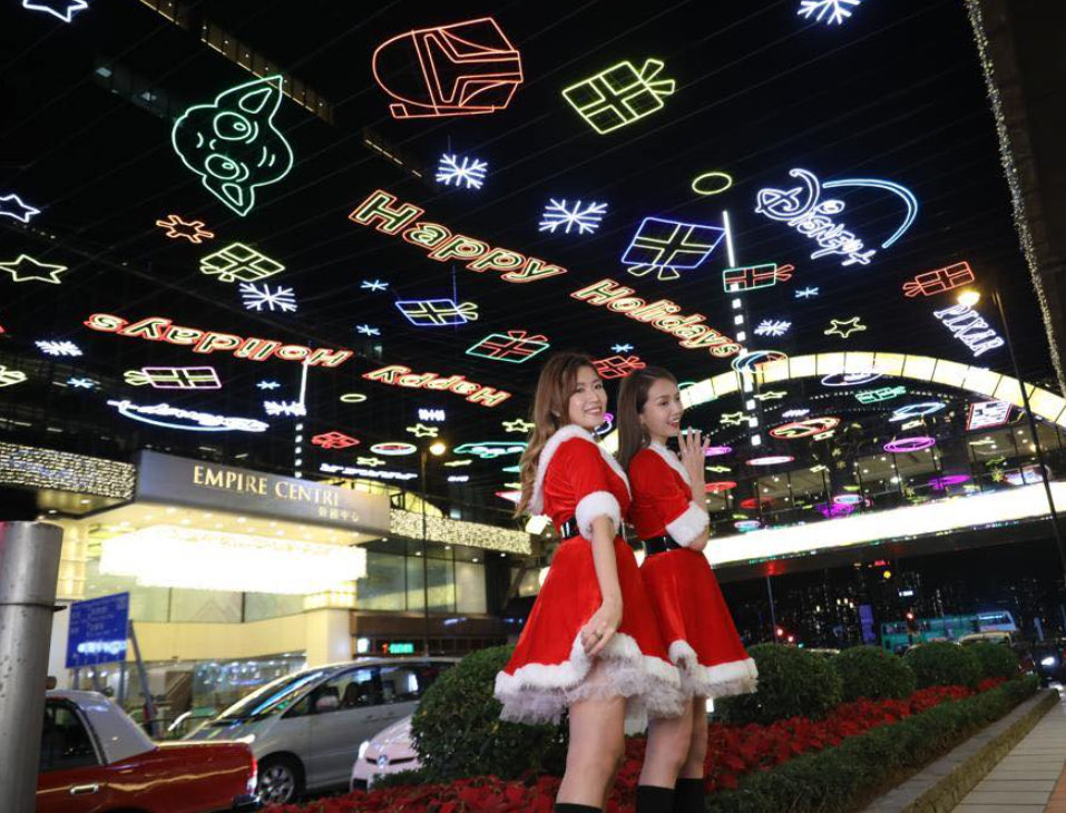 香港圣诞节打卡地超大圣诞树,香港圣诞氛围越来越浓了