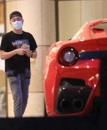 霍建华开奔驰的图片,霍建华跑车