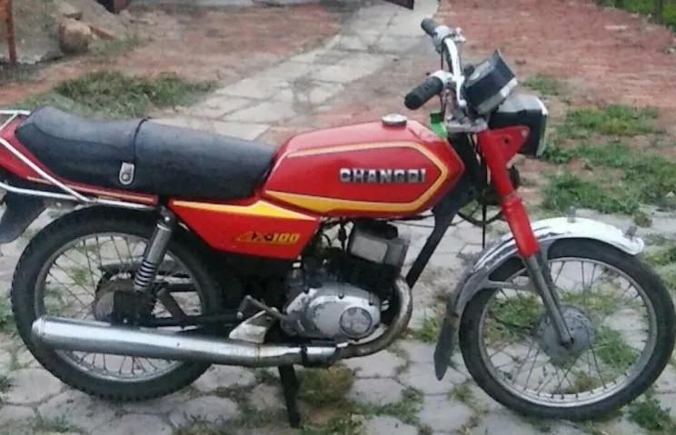 金城铃木ax100和豪爵ax100区别,九十年代一代神车铃木ax100