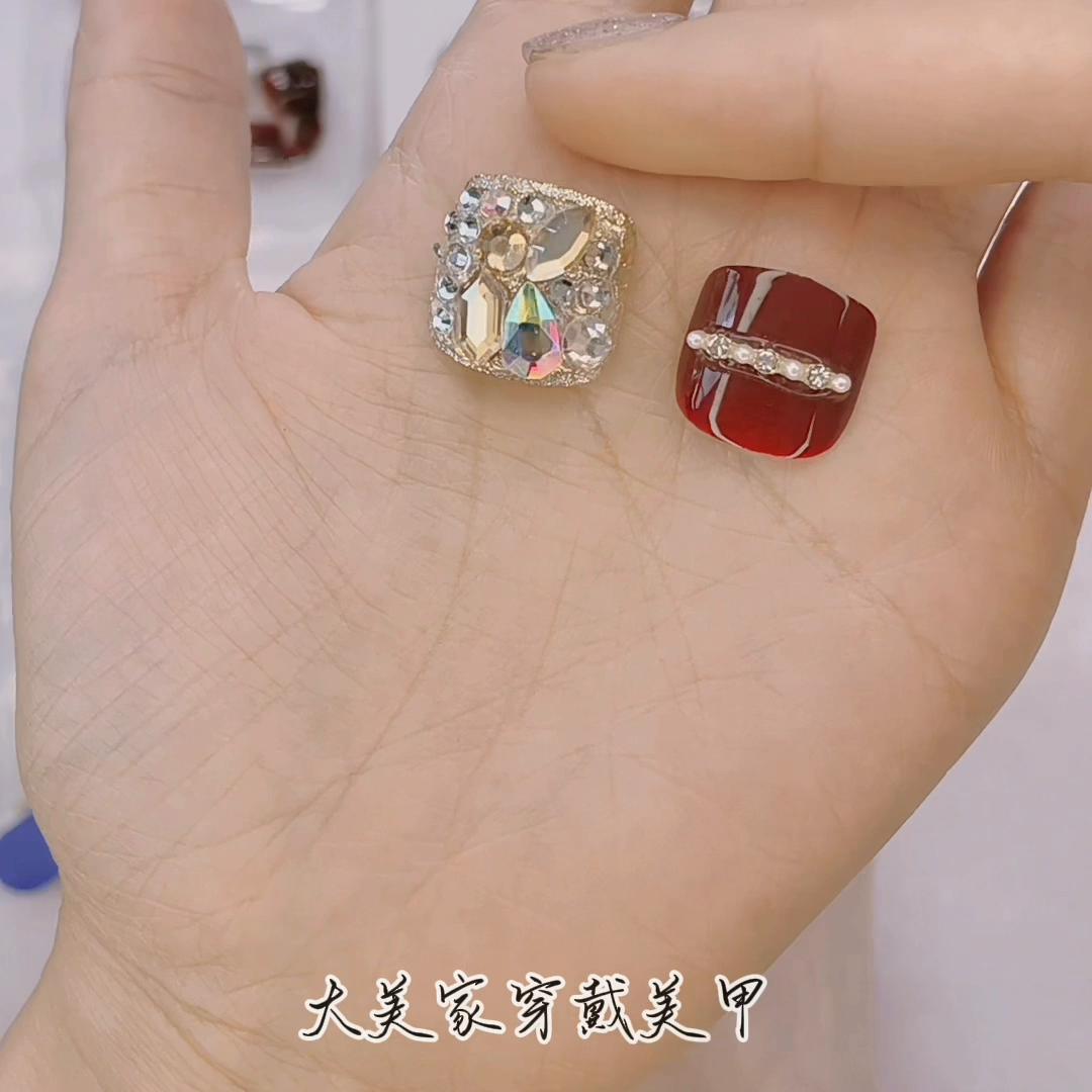 脚甲有黑点是怎么回事,脚甲沟炎怎么治疗才能彻底除根