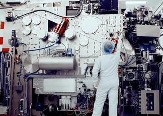 买一台asml光刻机真的不容易,asml谈光刻机停产