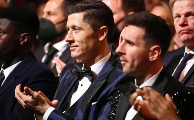 前拜仁主席：梅西、C罗配不上千万年薪，降点薪金又不会穷死