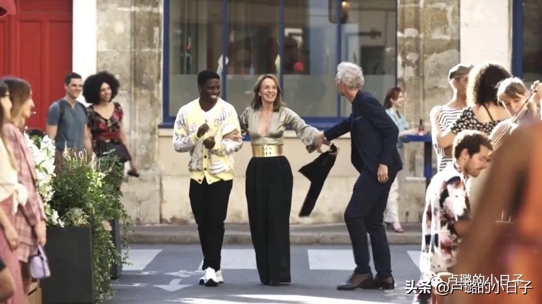 法国版小时代，狗*恋血**情刷新三观，女主的“法式”穿搭再次被吐槽