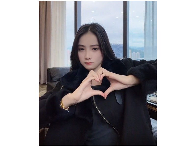 表妹李kk：千万粉丝最火表妹，妄图流量变现却惨遭滑铁卢