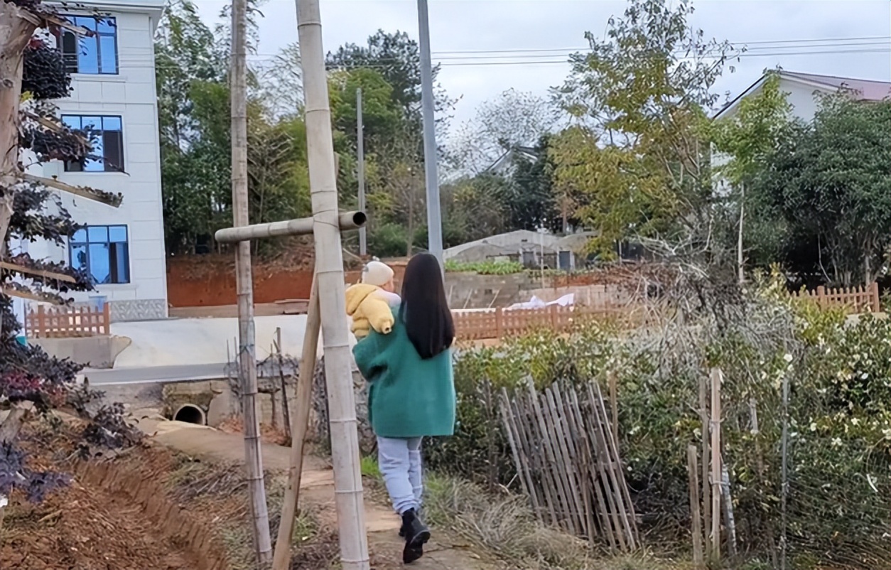 越南女孩19岁嫁到浙江,29岁越南妹子远嫁广西山村