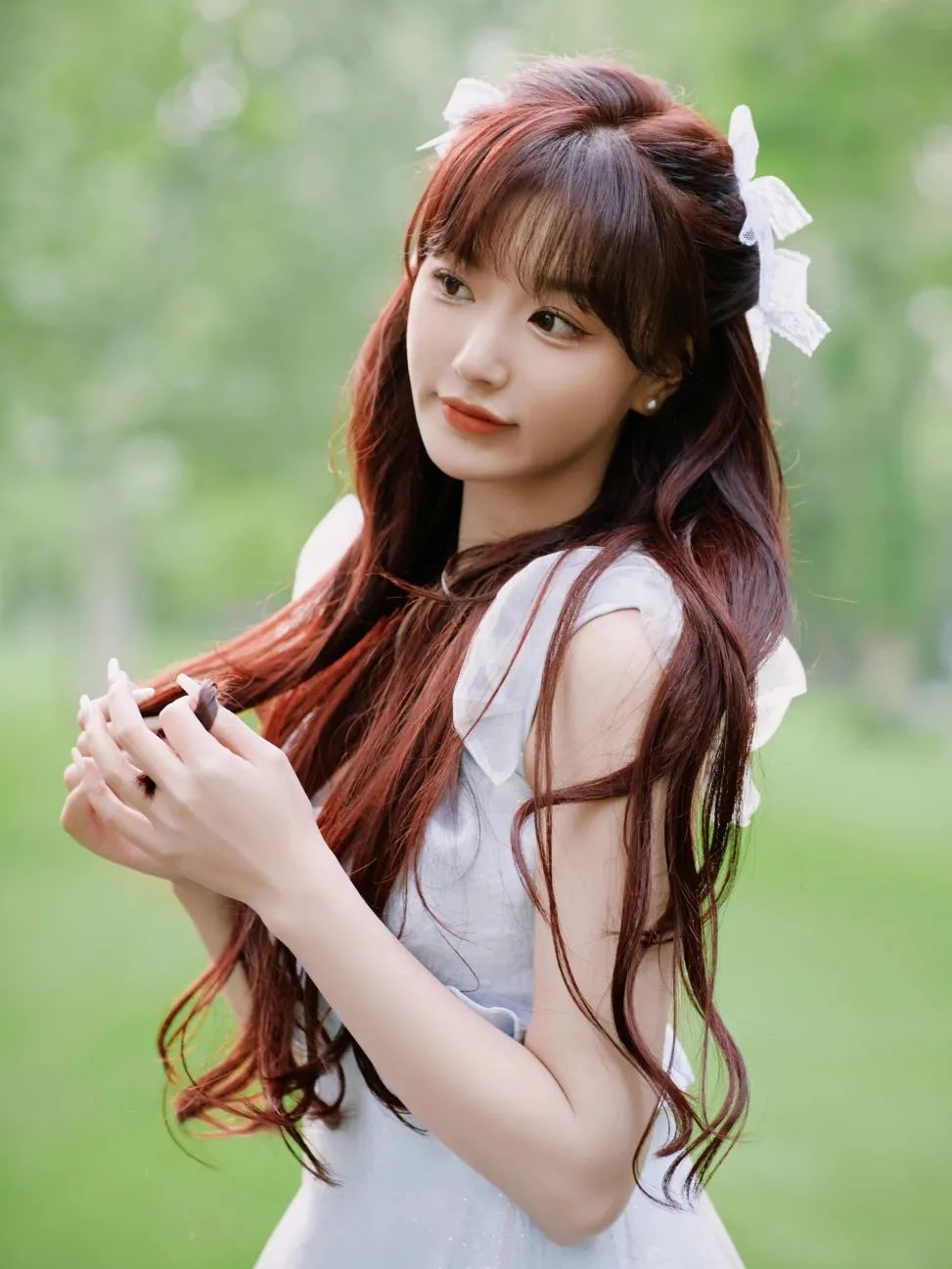 新年流行这4款扎发谁扎谁美,适合直头发的新年扎发