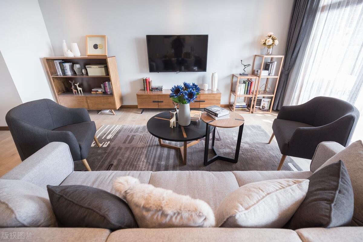 挂式电视柜离地多高（挂式电视柜离地高度）