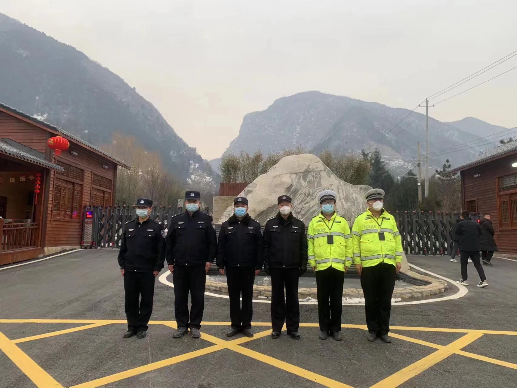 公安春节不打烊民警在岗保平安,县交警圆满完成春节安保任务