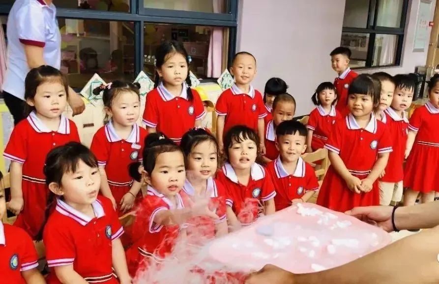童心未泯欢度六一,童心向党放飞梦想六一儿童节