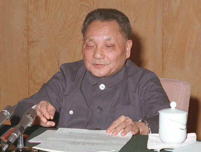 1978年日本记者刁难：*鱼岛钓**属于哪国？*小平邓**巧妙应答令人佩服