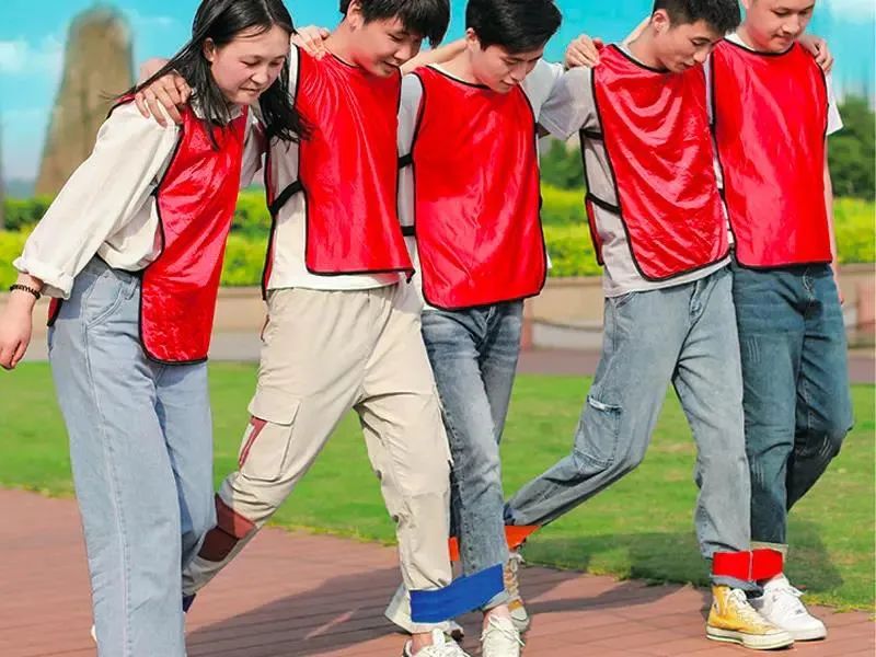 团建趣味飞机游戏怎么玩,趣游研学营