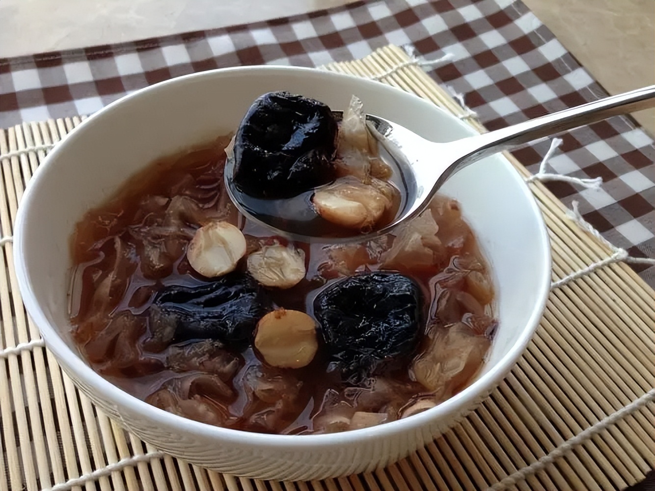 西梅怎么挑才能好吃,西梅怎么处理比较好吃