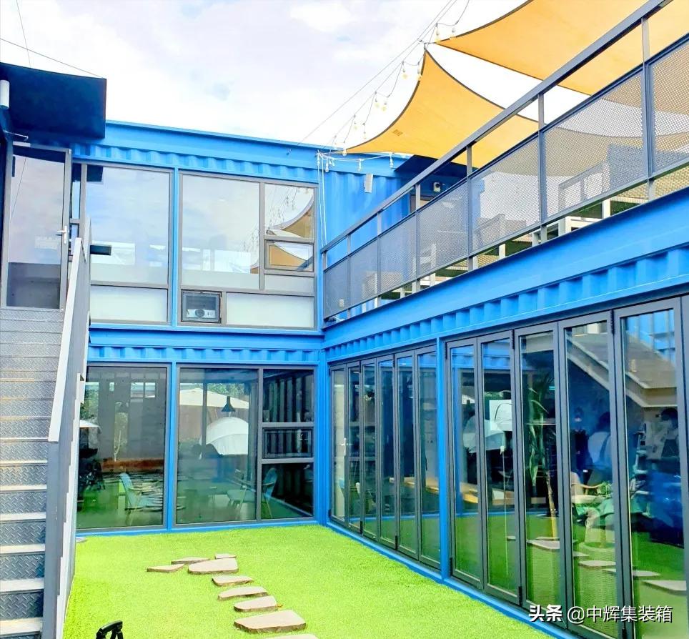 用集装箱打造的多功能咖啡馆设计,集装箱改造简约轻奢风咖啡厅