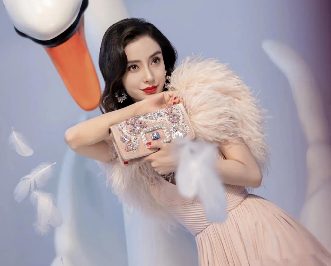 rogervivierangelababy活动,angelababy任嘉伦代言rogervivier