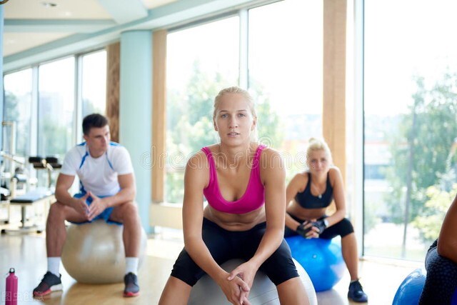 最简单的动作减肥肚腩和腰肉,腹部赘肉最有效的减肥动作