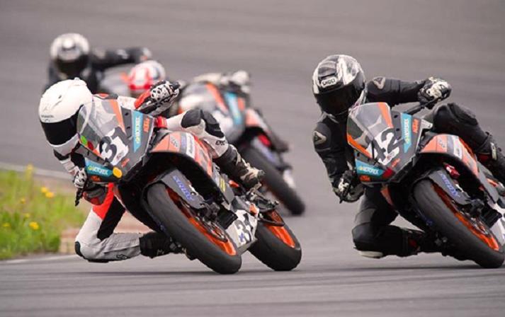 电动车半热熔和钢丝胎有什么区别,正新龙王半热熔是钢丝胎吗