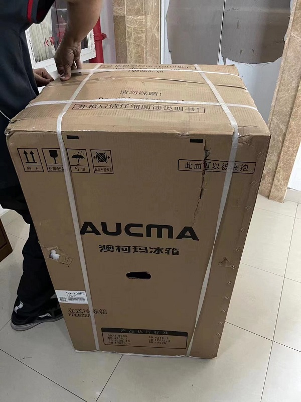 在网上买的冰柜外观严重破损,网上买的冰柜收货没注意有破损