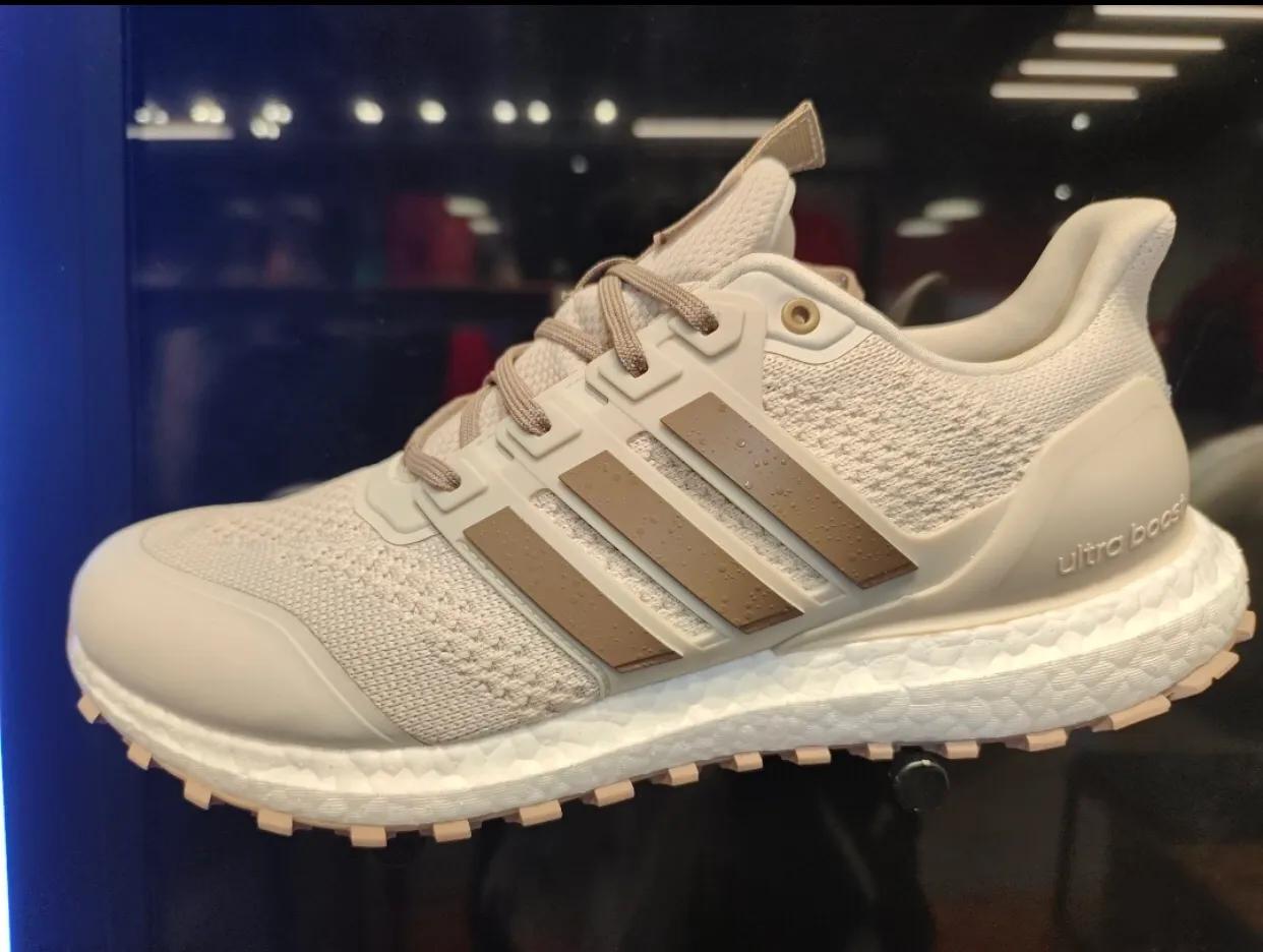 亲中品牌？不当言论？阿迪达斯口碑为何只增不减？