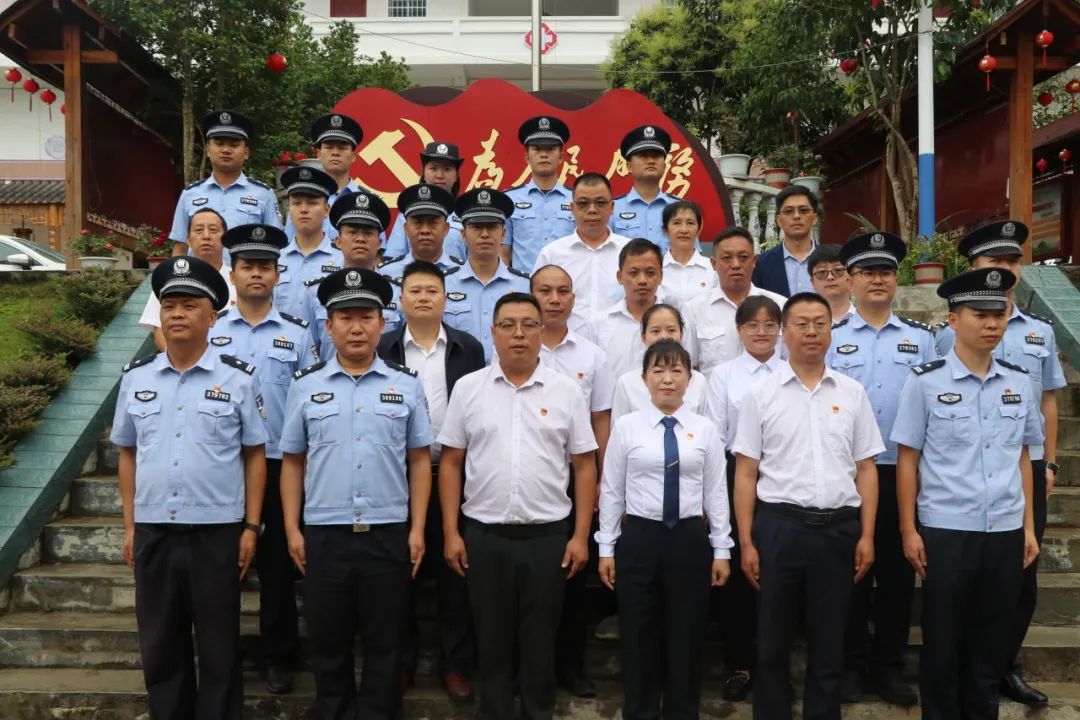 忆往昔峥嵘岁月砥砺前行,主题教育为奋进新征程凝心聚力